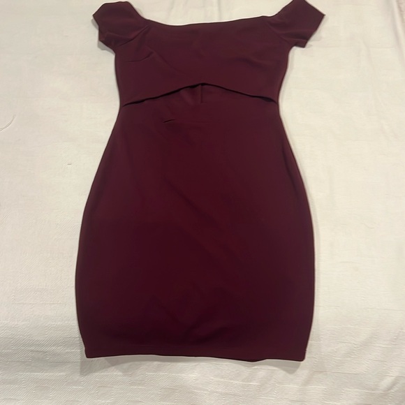 Windsor burgundy dress - Picture 1 of 3